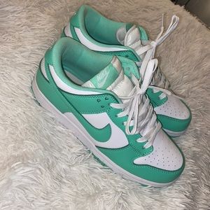 mint green nike dunks